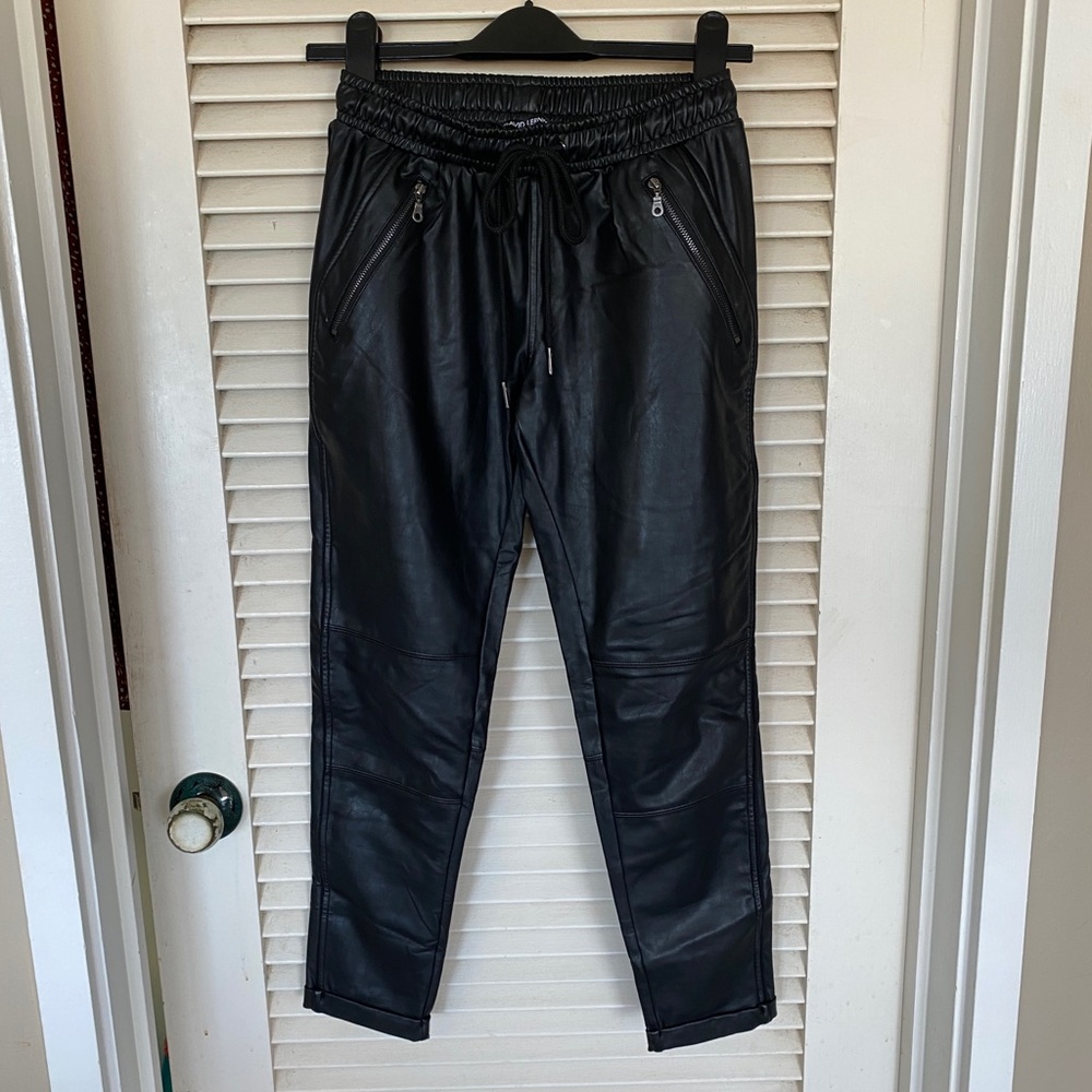 David Learner size 26 Vegan leather cinch pants